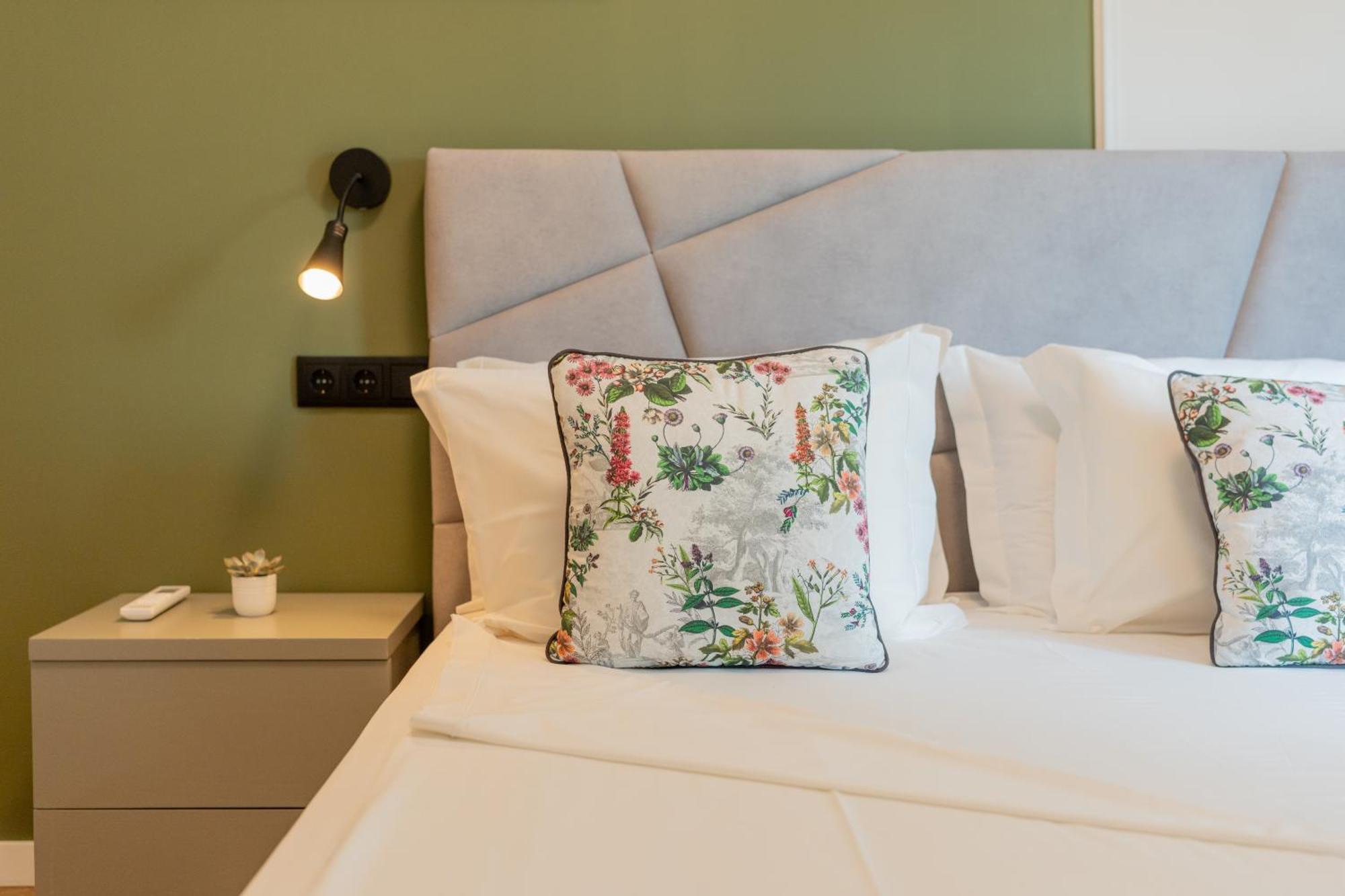 Casa Flores - 2 Bedroom, Lift, Ac, Car Parking - Extra Порту Экстерьер фото