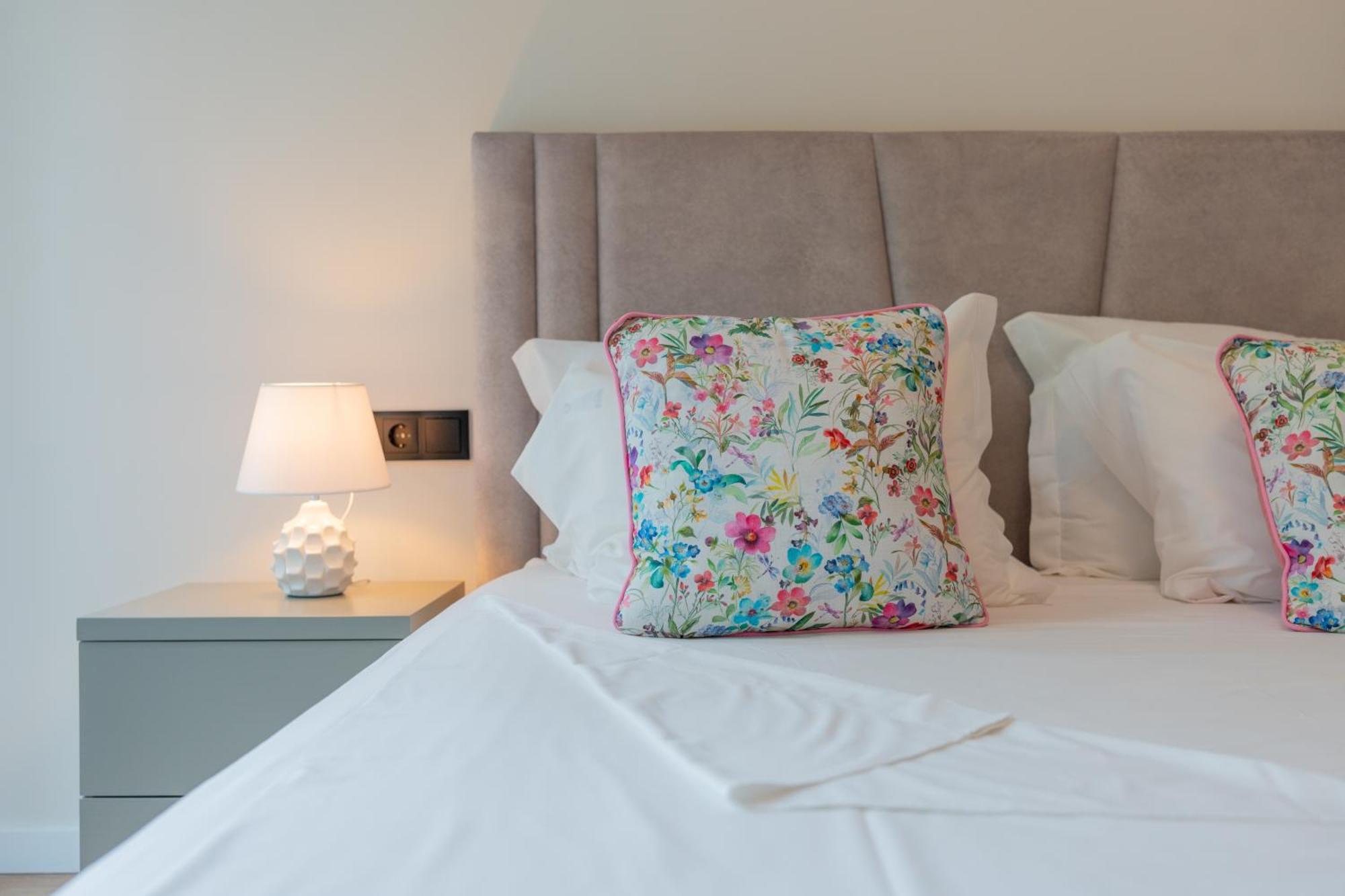 Casa Flores - 2 Bedroom, Lift, Ac, Car Parking - Extra Порту Экстерьер фото
