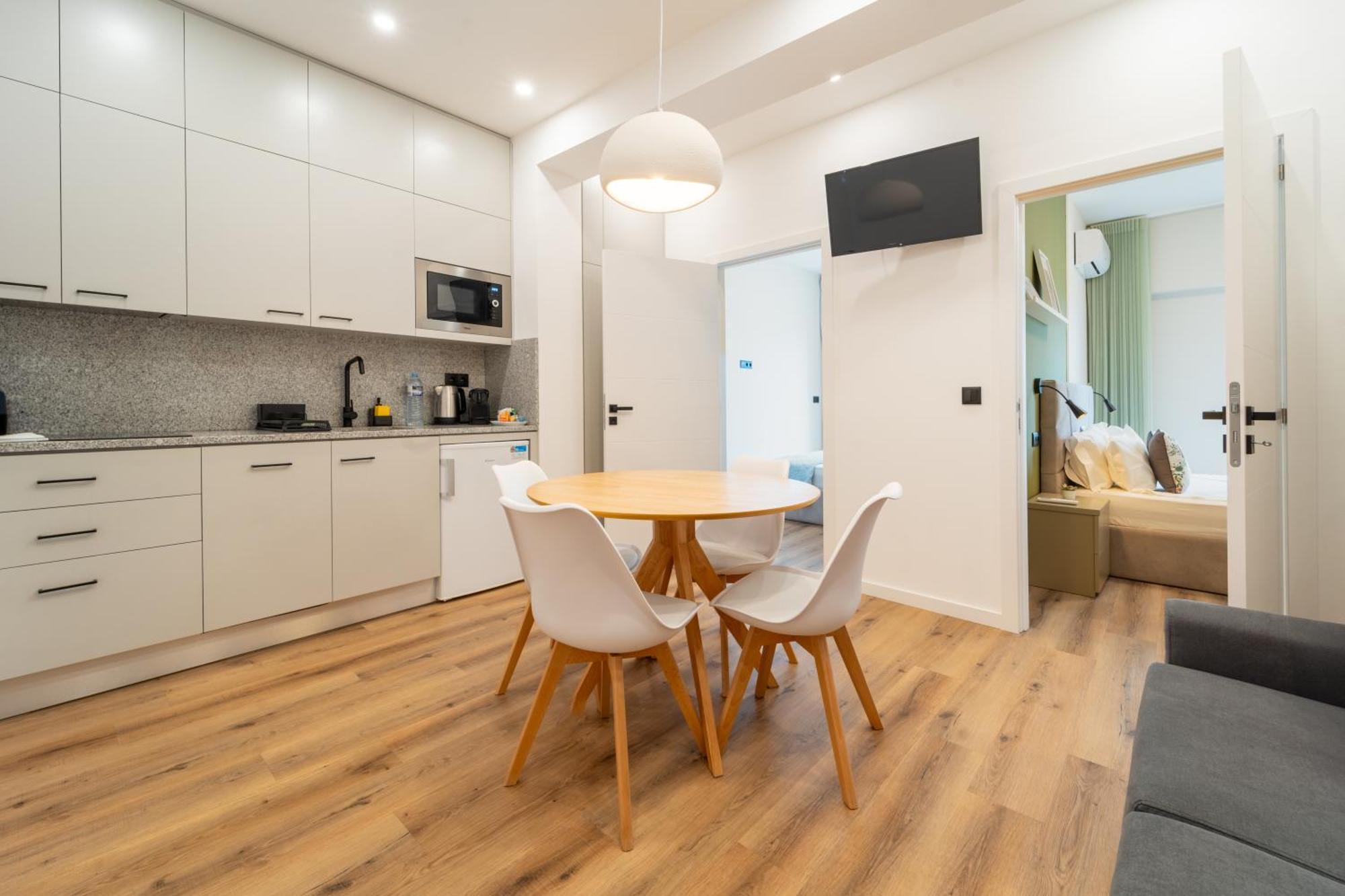 Casa Flores - 2 Bedroom, Lift, Ac, Car Parking - Extra Порту Экстерьер фото